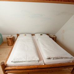 Selbstversorgerhaus Ölmühle: Schlafzimmer Himmel